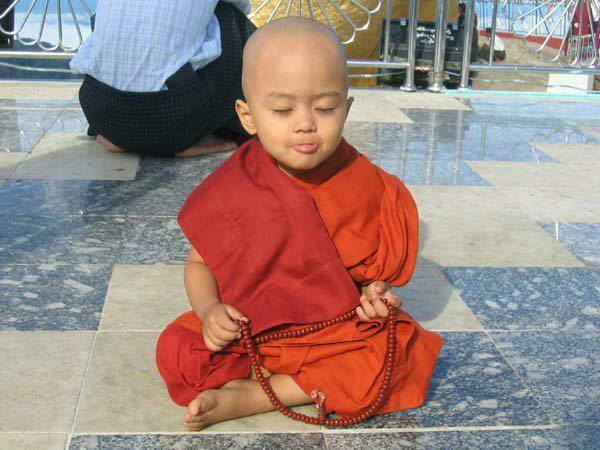 enfant-bonze-meditation