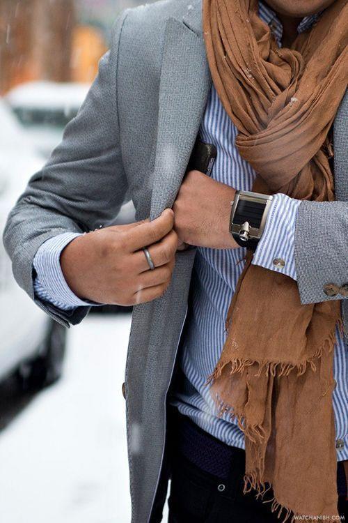 Comment porter, nouer, mettre foulard écharpe homme ?