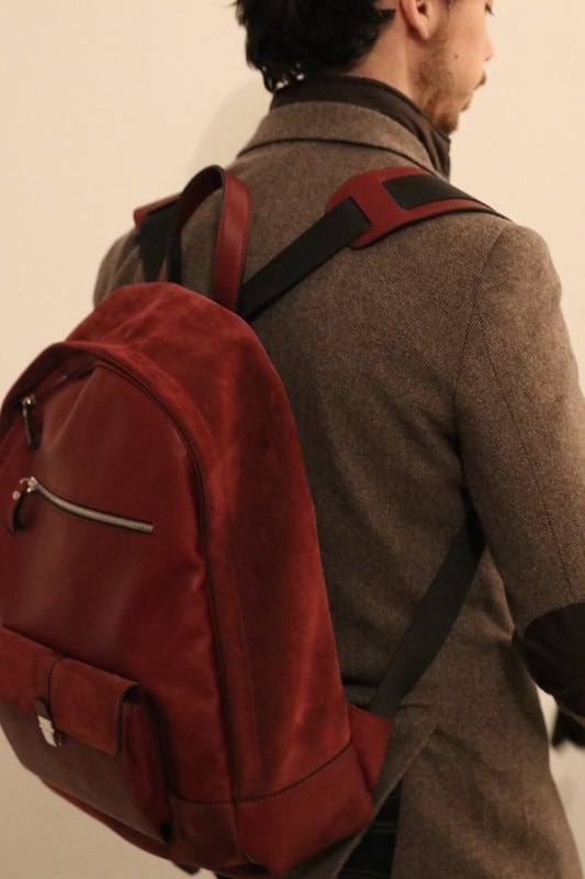 test-leo-violette-leather-backpack-bordeau-maroquinerie-homme-tenue