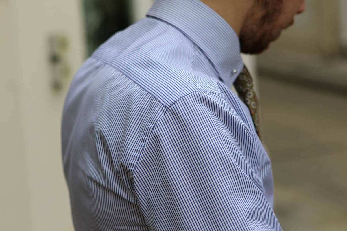 test-howards-chemise-pin-collar-demi-mesure-epaules