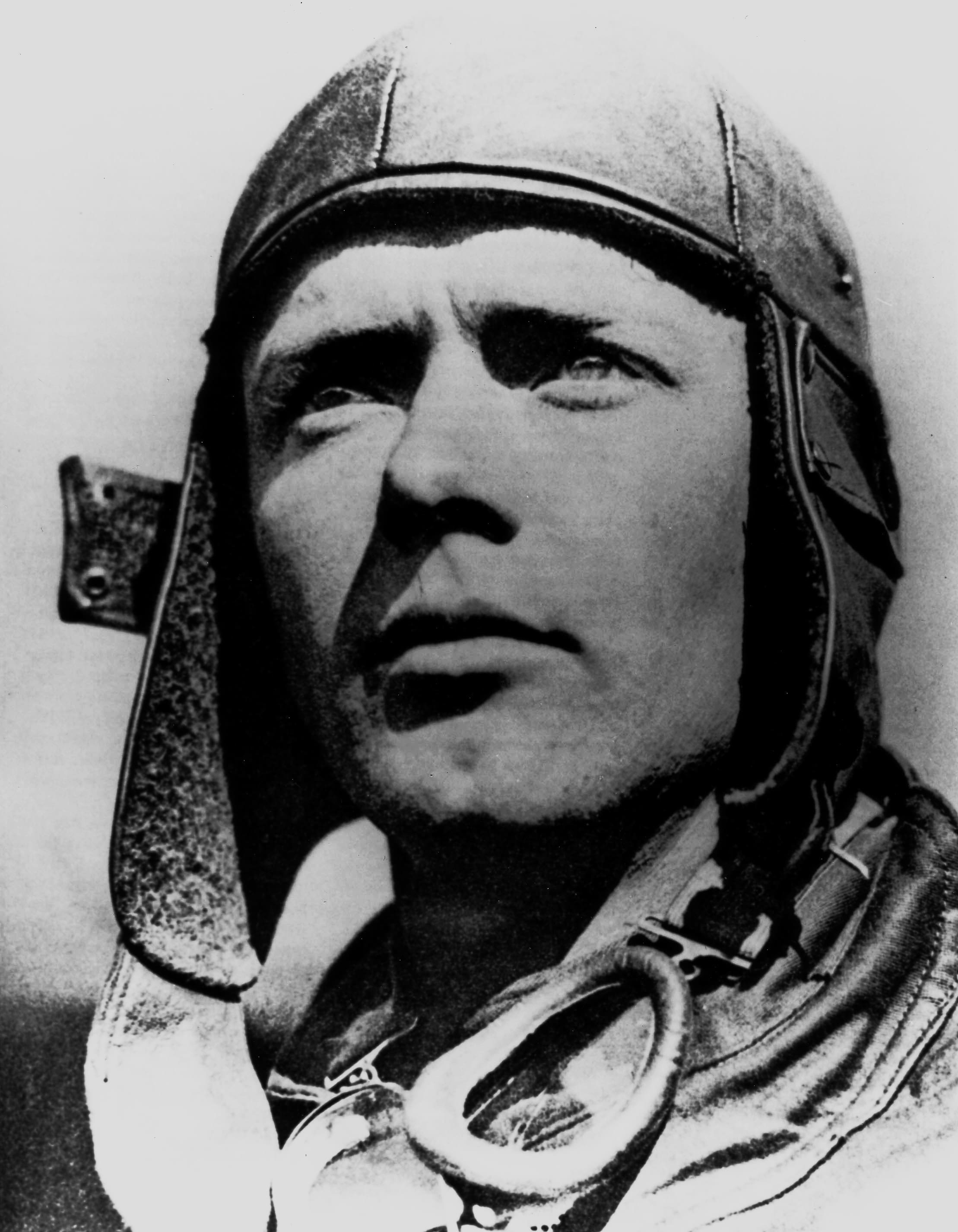 Retrato histórico de Charles Lindbergh em traje de aviador.